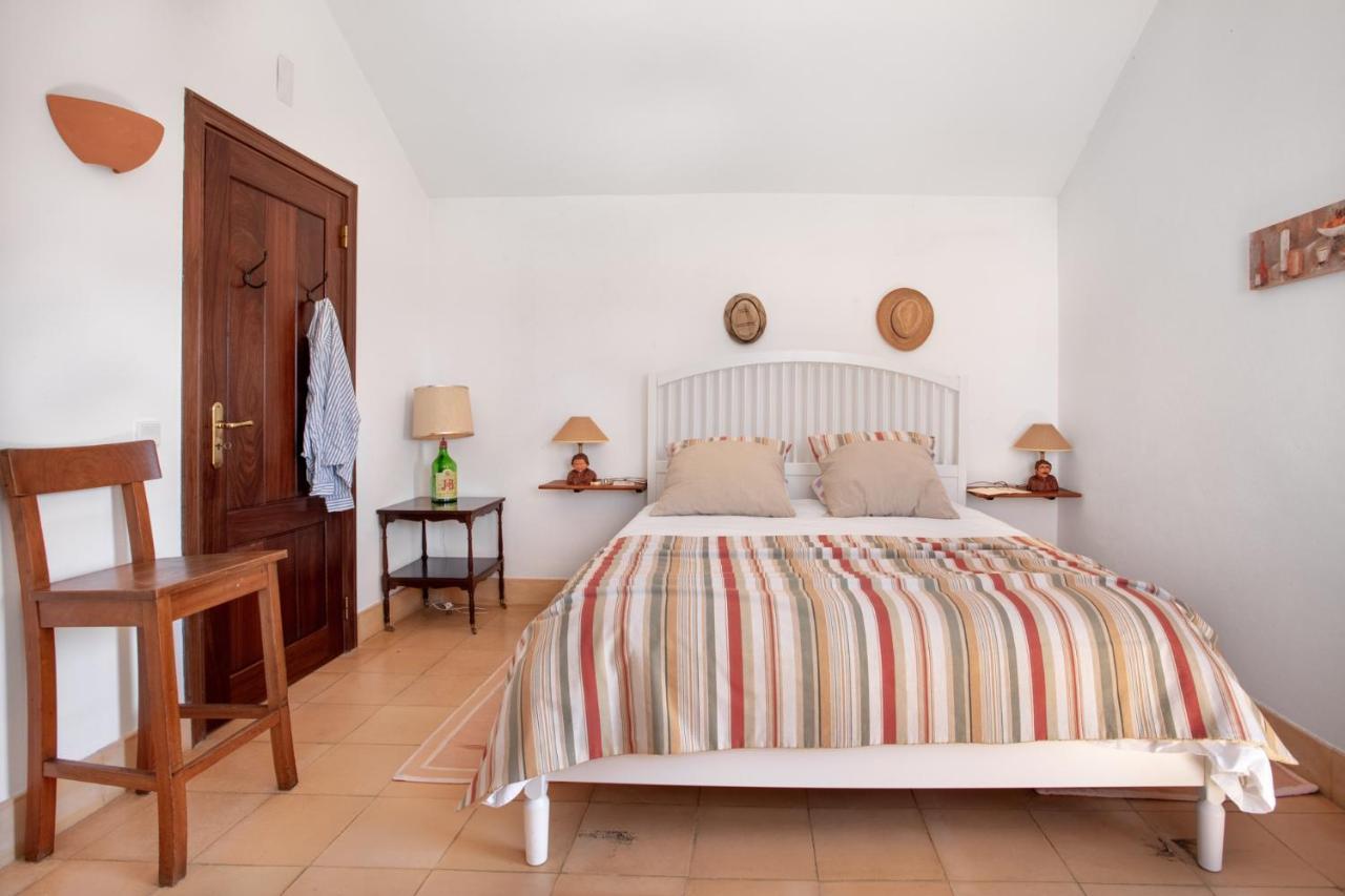 Joivy 3-Br Cottage With Terrace And Garden In Colares 신트라 외부 사진